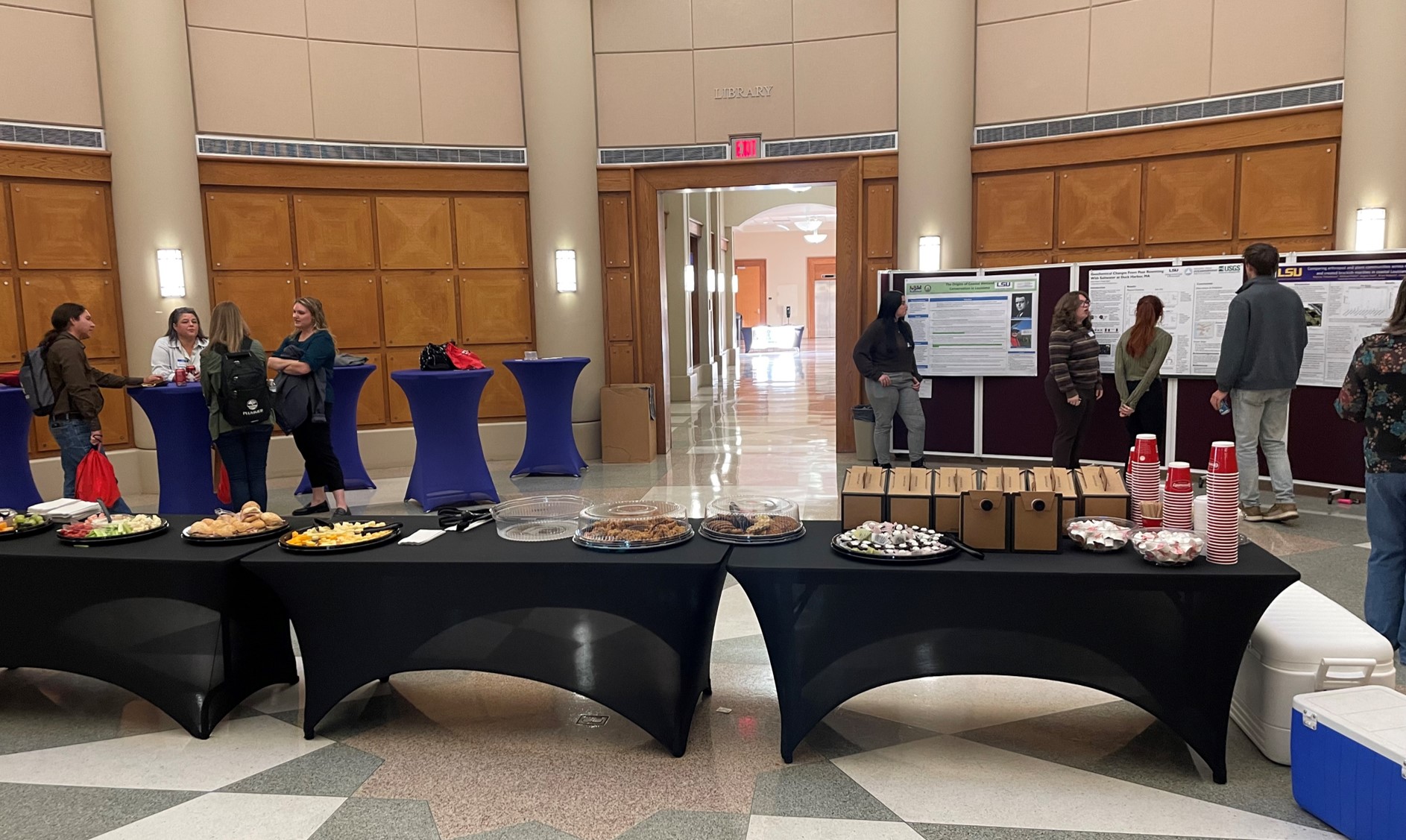 the rotunda set with tables