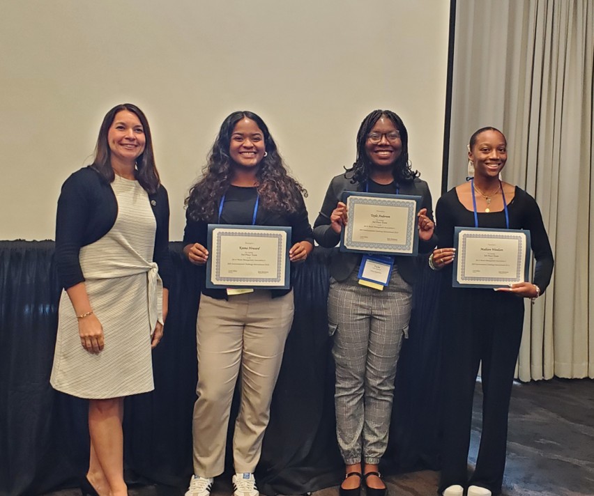 picutre of lsu student team award