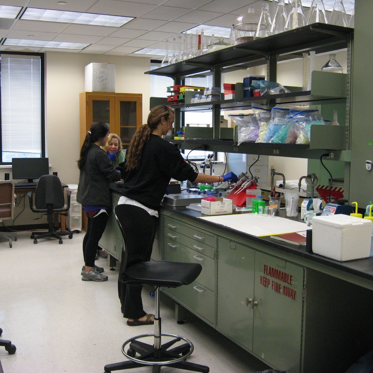 Undergraduates with Junior in the lab
