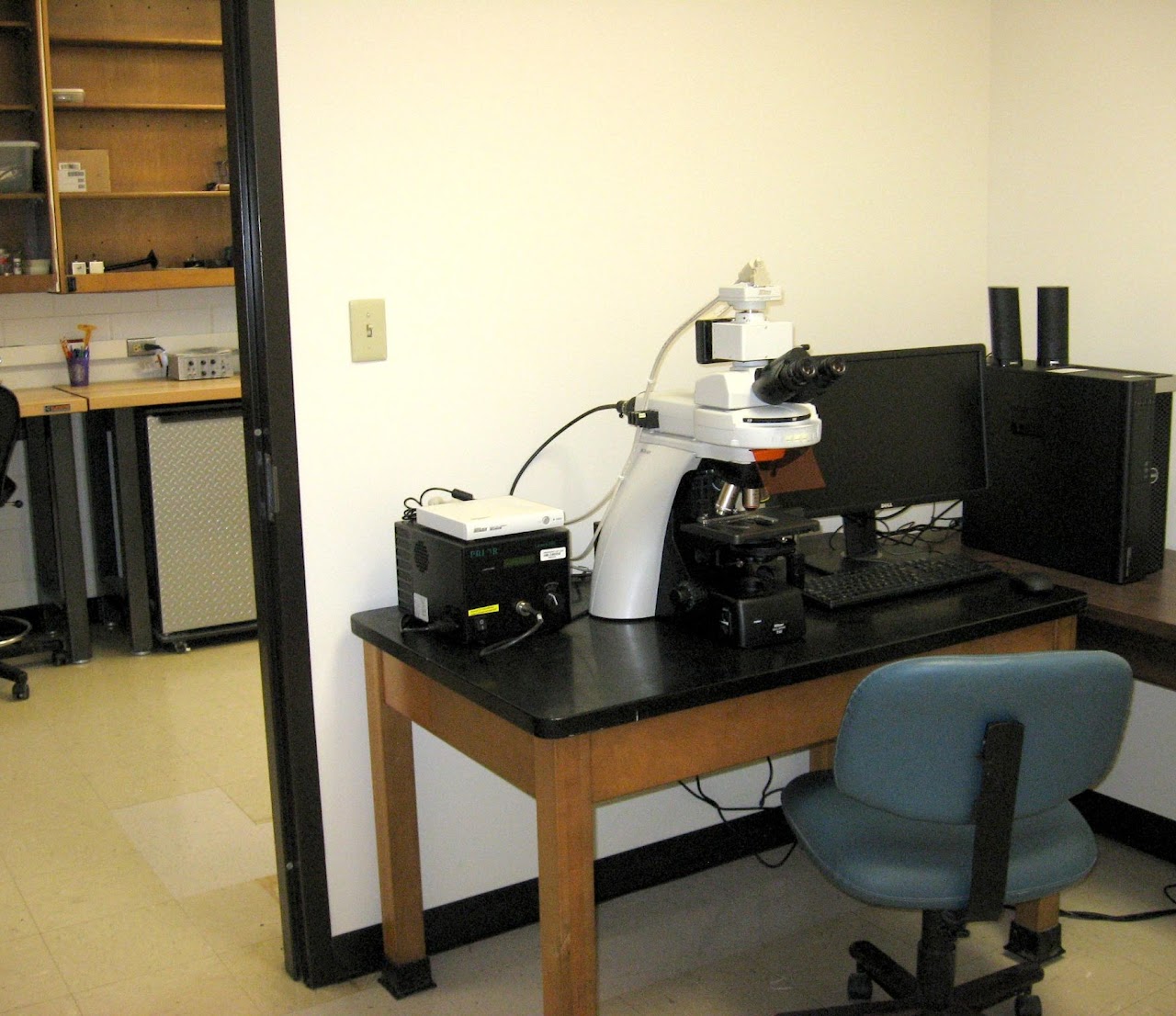 microscope and computer station