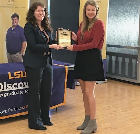 Sarah receives her LSU Discover Scholar Award