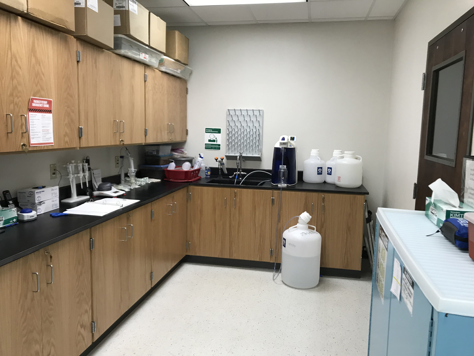 Wet lab in PAST lab
